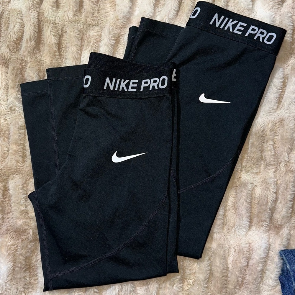 Girls Nike Pro Capri leggings set of 2.
